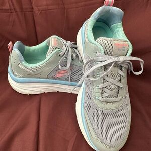 Skechers D’LUX Walker Women's Mint and Gray Sneakers